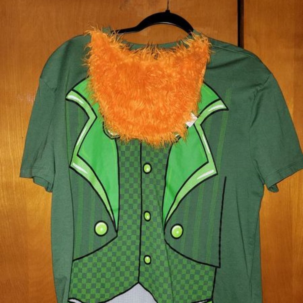 St. Patrick's Day Leprechaun Green T-Shirt with removable Beard Men's Size XL
